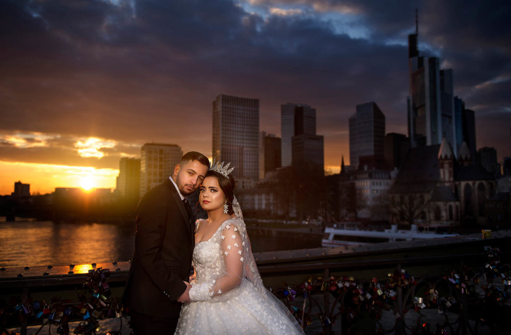 Sonnenuntergang auf Eisener Steg mit einen Türkische Brautpaar